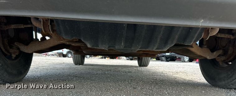 image for item EK8300 2002 Chevrolet Silverado 2500HD utility bed pickup truck