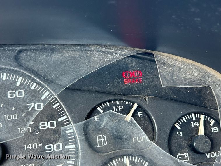 image for item EK8300 2002 Chevrolet Silverado 2500HD utility bed pickup truck