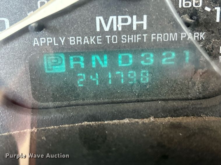 image for item EK8300 2002 Chevrolet Silverado 2500HD utility bed pickup truck