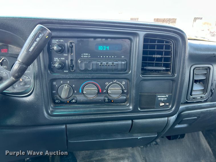 image for item EK8300 2002 Chevrolet Silverado 2500HD utility bed pickup truck