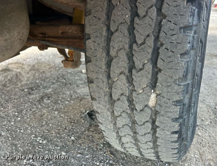 image for item EK8300 2002 Chevrolet Silverado 2500HD utility bed pickup truck