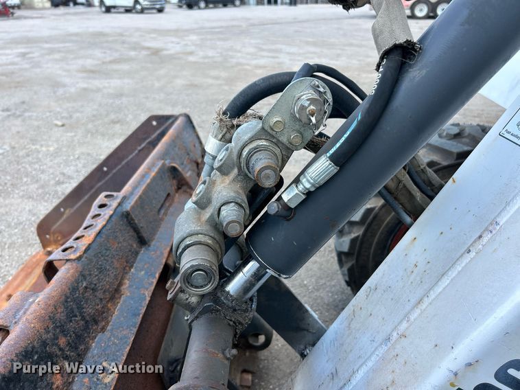 image for item EK8301 2005 Bobcat 5600 utility vehicle