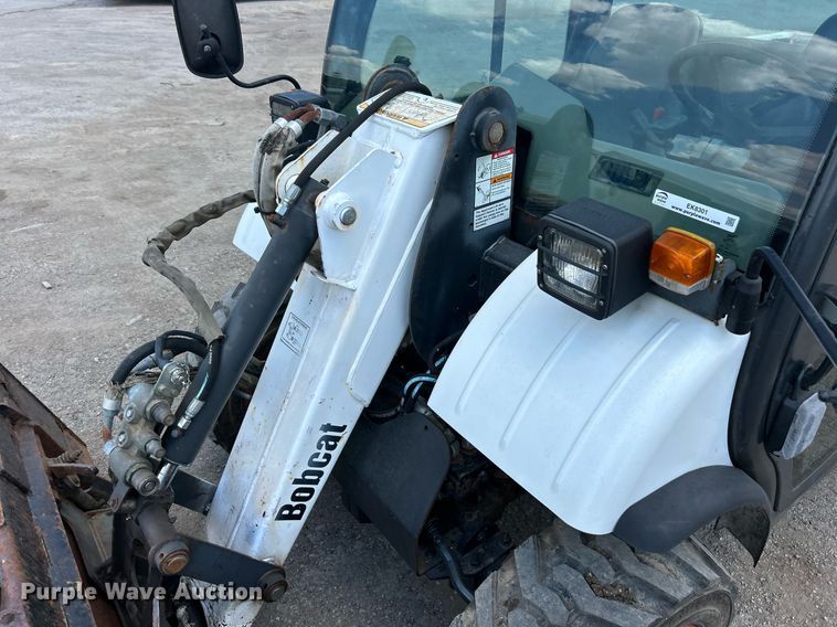 image for item EK8301 2005 Bobcat 5600 utility vehicle