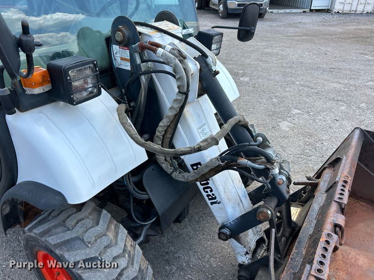image for item EK8301 2005 Bobcat 5600 utility vehicle