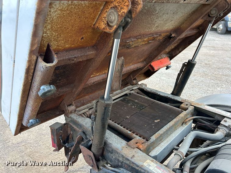 image for item EK8301 2005 Bobcat 5600 utility vehicle