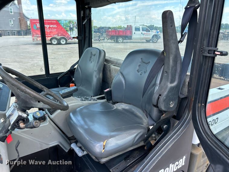 image for item EK8301 2005 Bobcat 5600 utility vehicle