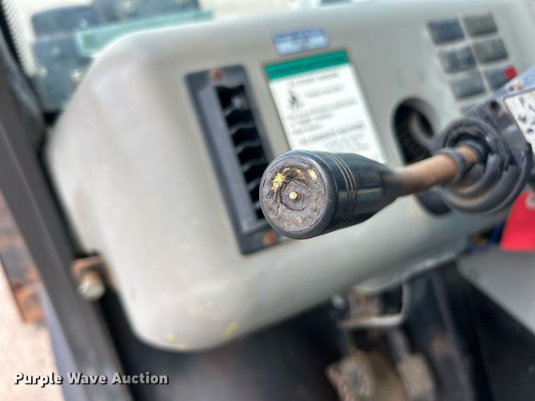 image for item EK8301 2005 Bobcat 5600 utility vehicle