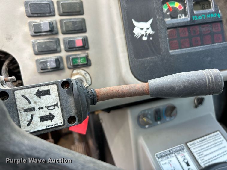 image for item EK8301 2005 Bobcat 5600 utility vehicle