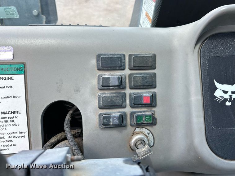 image for item EK8301 2005 Bobcat 5600 utility vehicle
