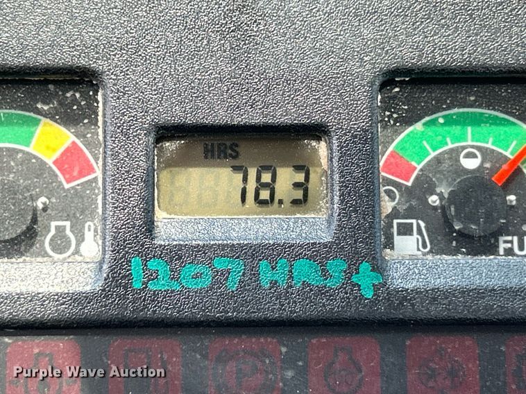 image for item EK8301 2005 Bobcat 5600 utility vehicle