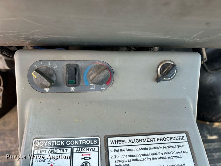 image for item EK8301 2005 Bobcat 5600 utility vehicle