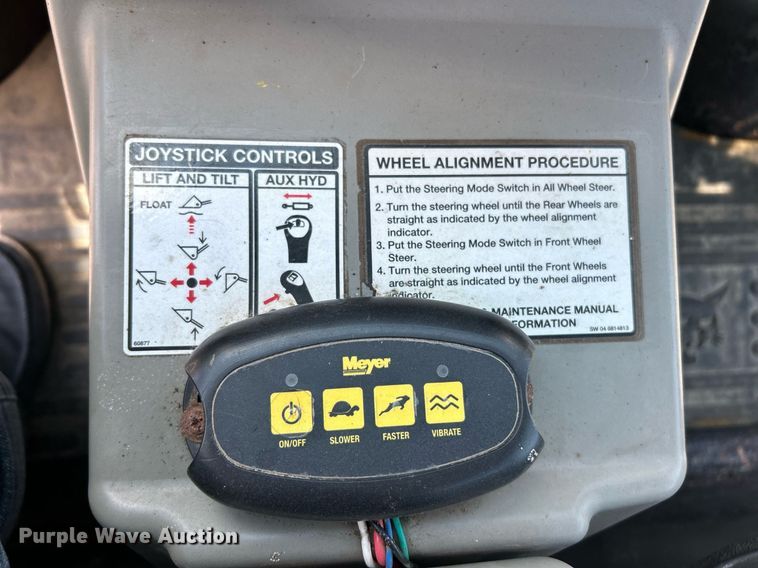 image for item EK8301 2005 Bobcat 5600 utility vehicle