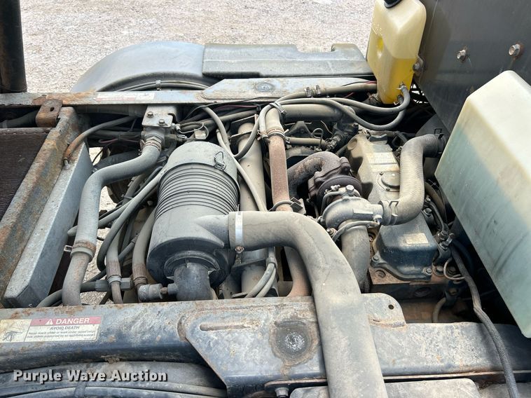 image for item EK8301 2005 Bobcat 5600 utility vehicle