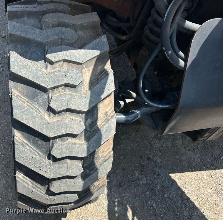 image for item EK8301 2005 Bobcat 5600 utility vehicle