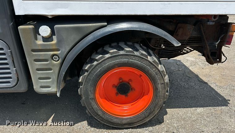 image for item EK8301 2005 Bobcat 5600 utility vehicle