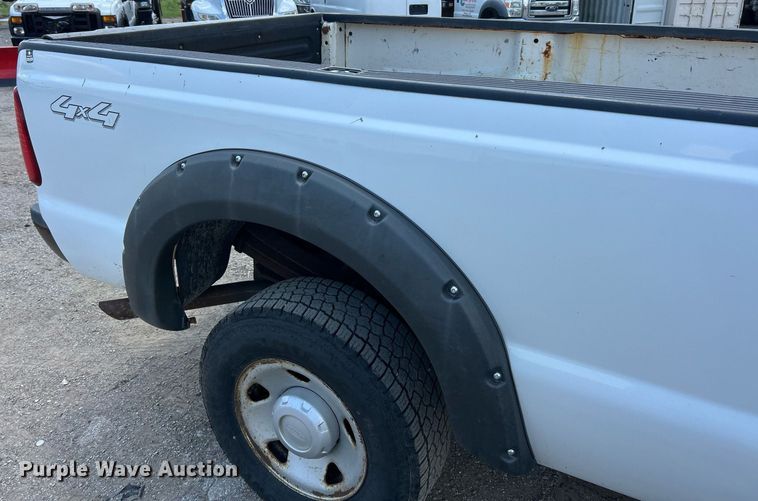 image for item EK8302 2008 Ford F350 Super Duty XL pickup truck