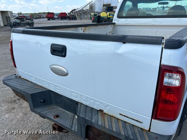 image for item EK8302 2008 Ford F350 Super Duty XL pickup truck