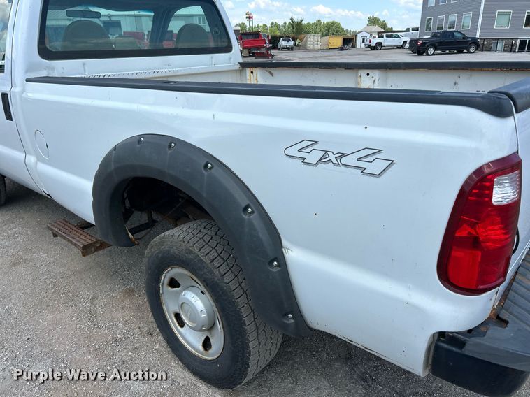 image for item EK8302 2008 Ford F350 Super Duty XL pickup truck