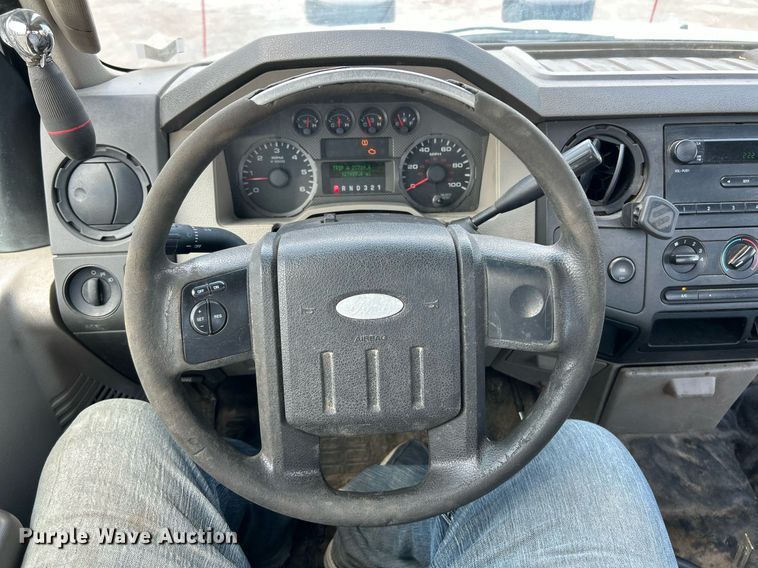 image for item EK8302 2008 Ford F350 Super Duty XL pickup truck