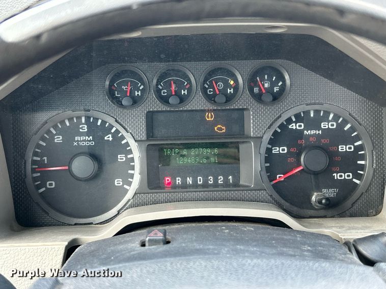 image for item EK8302 2008 Ford F350 Super Duty XL pickup truck