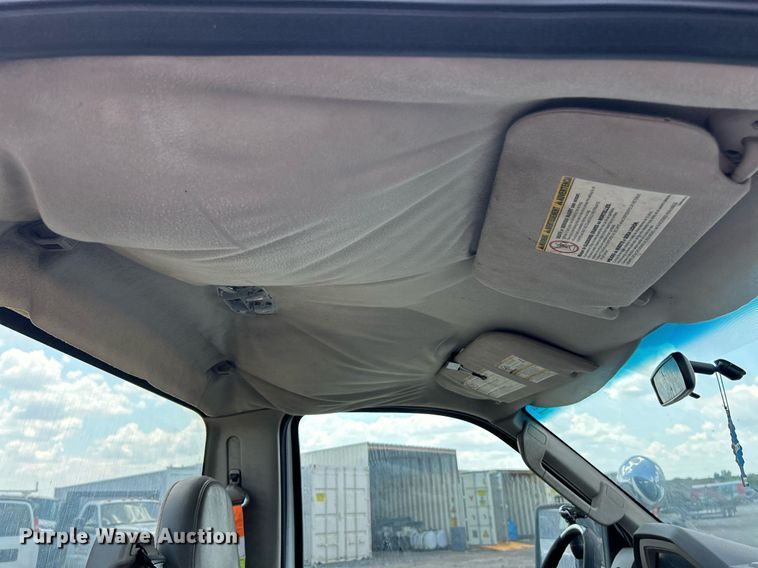 image for item EK8302 2008 Ford F350 Super Duty XL pickup truck