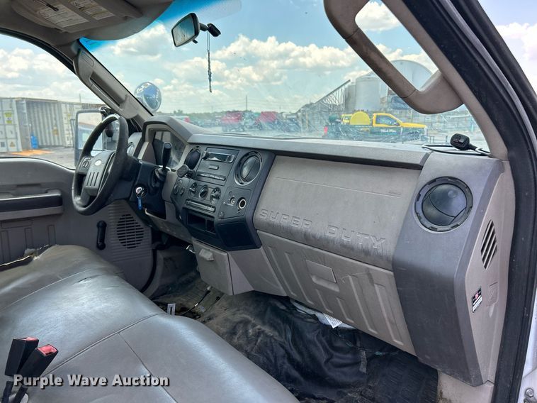 image for item EK8302 2008 Ford F350 Super Duty XL pickup truck