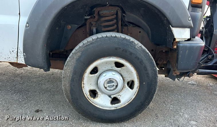 image for item EK8302 2008 Ford F350 Super Duty XL pickup truck