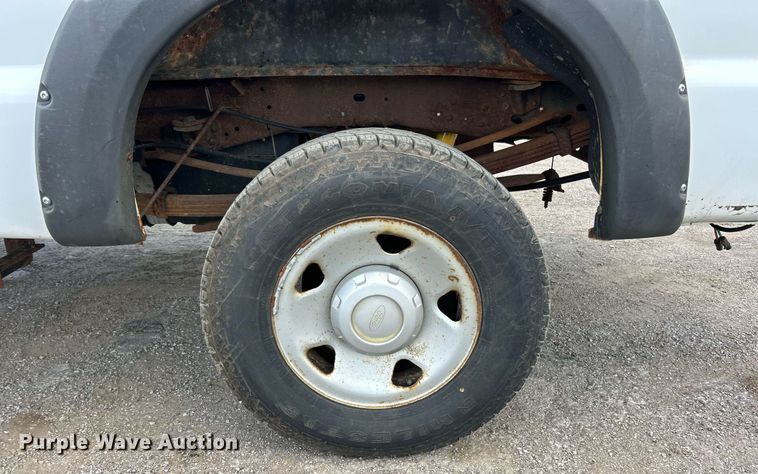 image for item EK8302 2008 Ford F350 Super Duty XL pickup truck