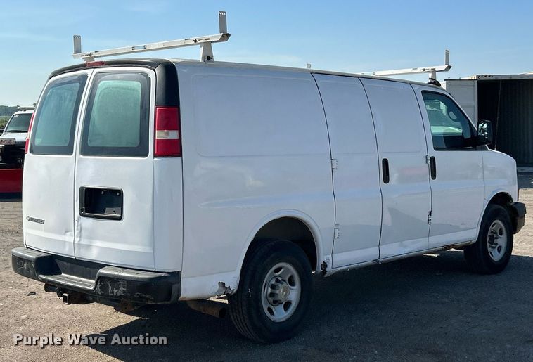 image for item EK8303 2009 Chevrolet Express 2500 utility van