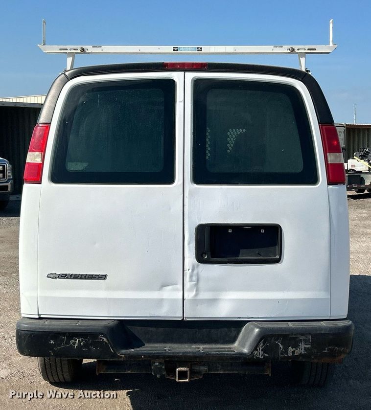 image for item EK8303 2009 Chevrolet Express 2500 utility van