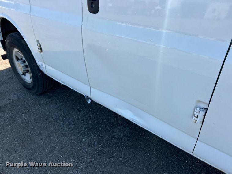 image for item EK8303 2009 Chevrolet Express 2500 utility van
