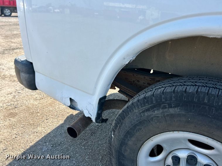 image for item EK8303 2009 Chevrolet Express 2500 utility van