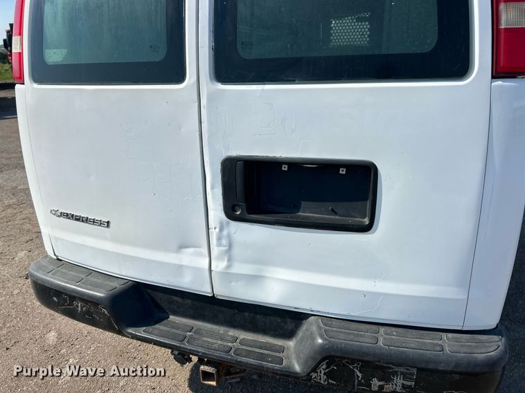image for item EK8303 2009 Chevrolet Express 2500 utility van