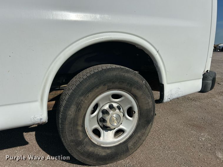 image for item EK8303 2009 Chevrolet Express 2500 utility van