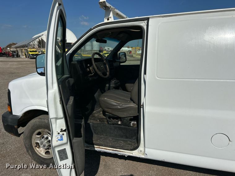 image for item EK8303 2009 Chevrolet Express 2500 utility van