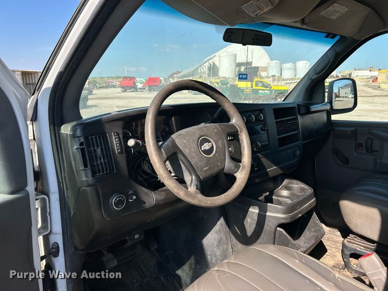 image for item EK8303 2009 Chevrolet Express 2500 utility van