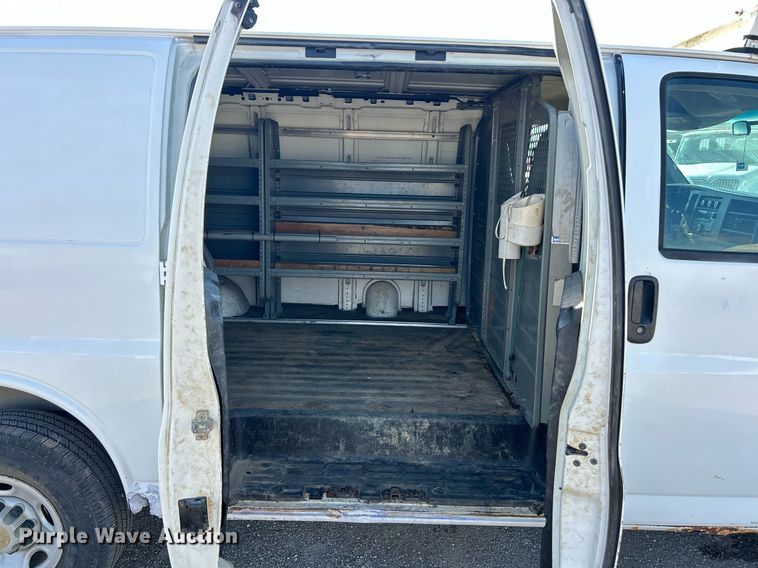 image for item EK8303 2009 Chevrolet Express 2500 utility van