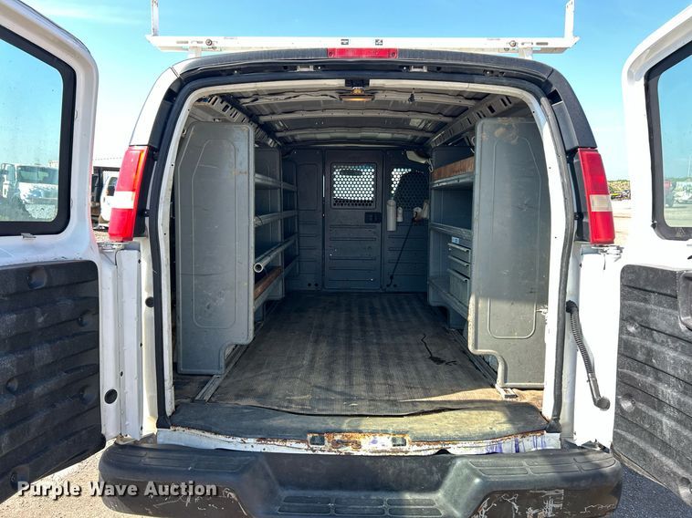 image for item EK8303 2009 Chevrolet Express 2500 utility van