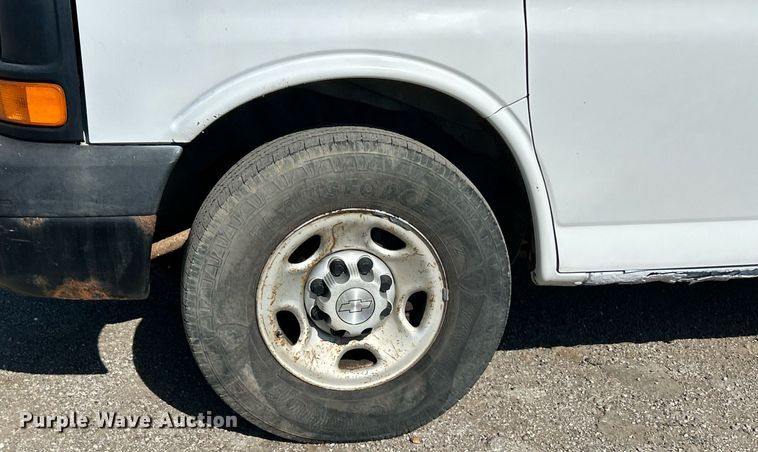 image for item EK8303 2009 Chevrolet Express 2500 utility van