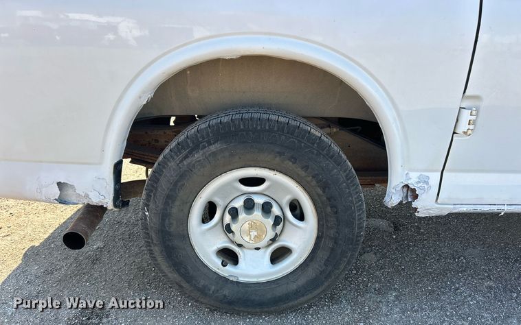image for item EK8303 2009 Chevrolet Express 2500 utility van