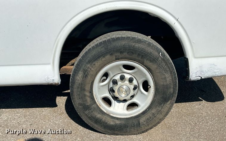 image for item EK8303 2009 Chevrolet Express 2500 utility van