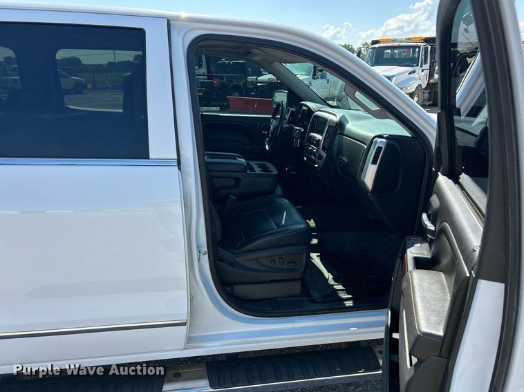 image for item EK8304 2017 GMC Sierra 1500 SLT Crew Cab pickup truck