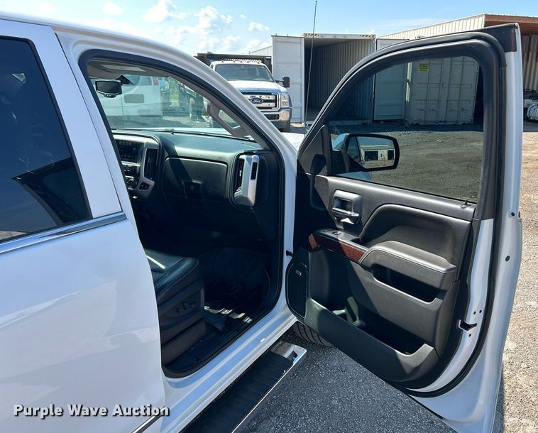 image for item EK8304 2017 GMC Sierra 1500 SLT Crew Cab pickup truck