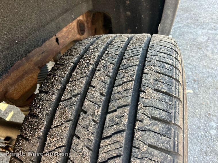 image for item EK8304 2017 GMC Sierra 1500 SLT Crew Cab pickup truck