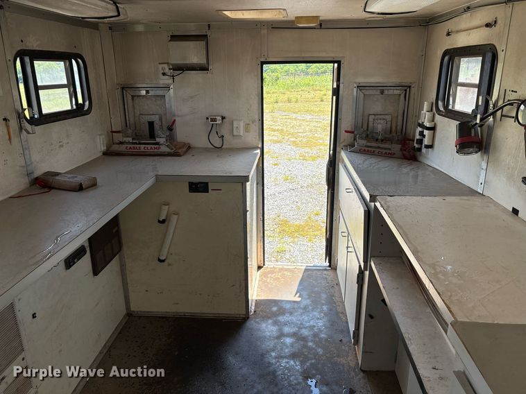 image for item EM2595 2001 Coachcraft fiber optic splicing trailer