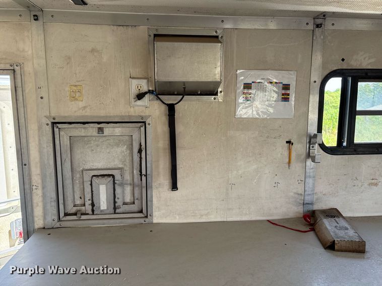 image for item EM2595 2001 Coachcraft fiber optic splicing trailer