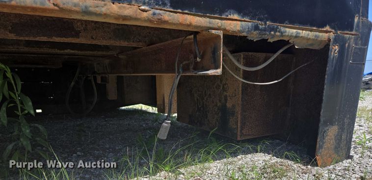 image for item EN3896 CM Truck Beds 1520761 flatbed