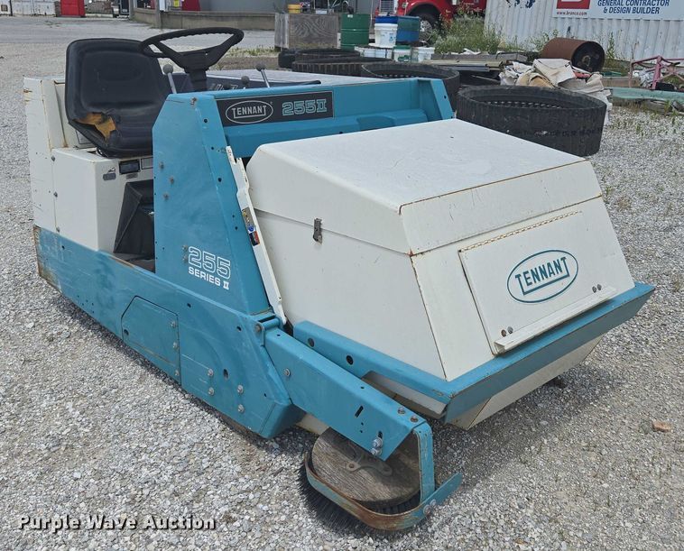 image for item EN3902 Tennant 255 Series II sweeper