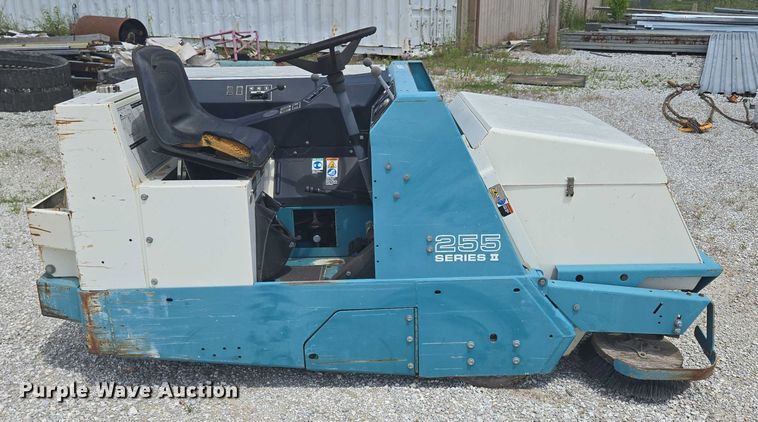 image for item EN3902 Tennant 255 Series II sweeper