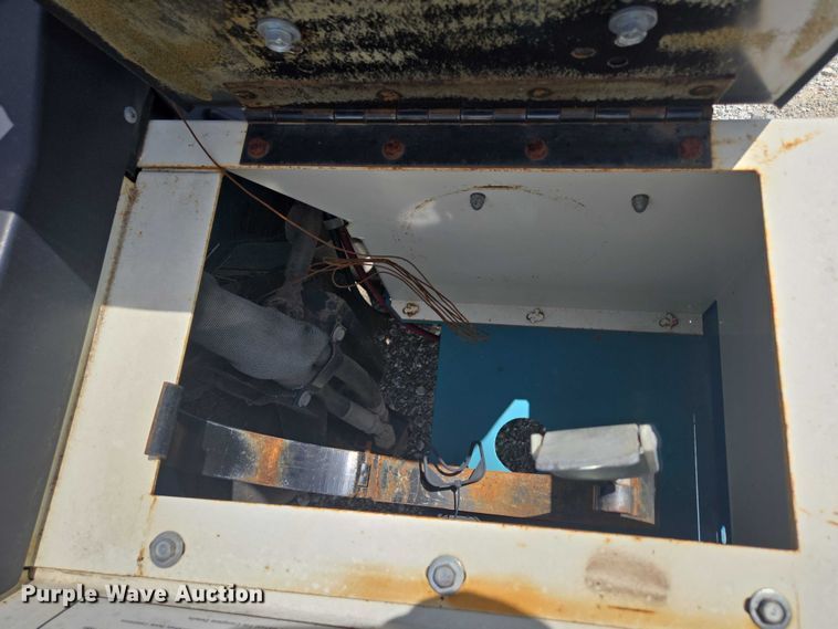 image for item EN3902 Tennant 255 Series II sweeper